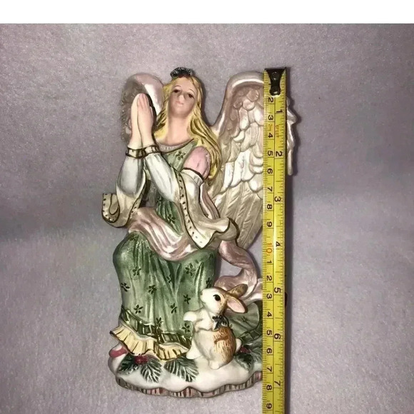 Fitz & Floyd Kneeling Angel Peaceable Kingdom - Picture 1 of 5